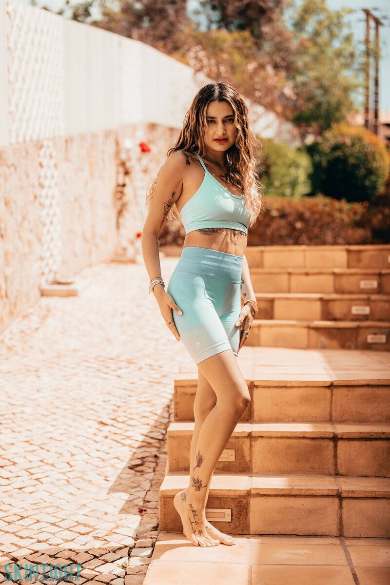 Ева, 22